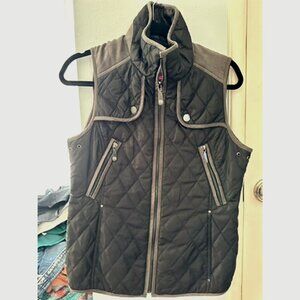 VINCE CAMUTO size S chocolate brown equestrian-look quilted vest